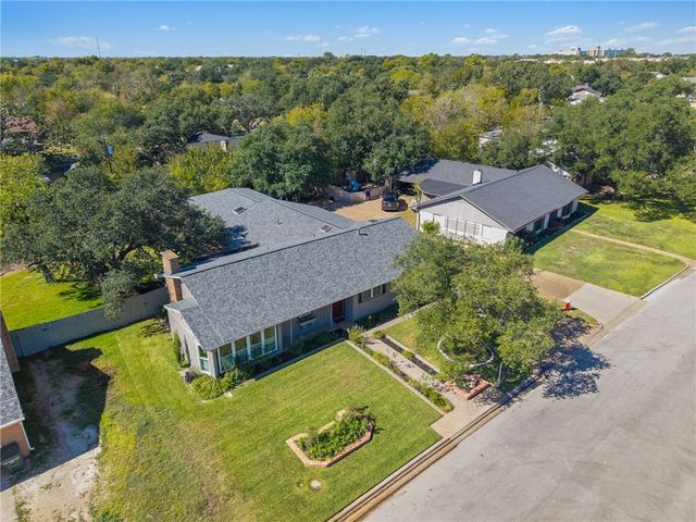 3802 Sunnybrook Lane, Bryan, TX 77802