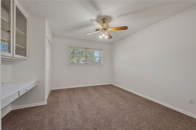 3802 Sunnybrook Lane, Bryan, TX 77802