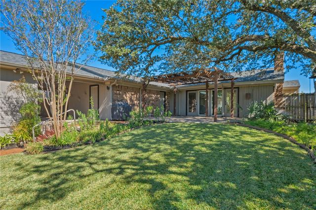 3802 Sunnybrook Lane, Bryan, TX 77802