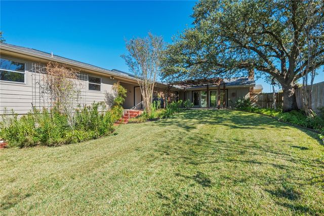 3802 Sunnybrook Lane, Bryan, TX 77802
