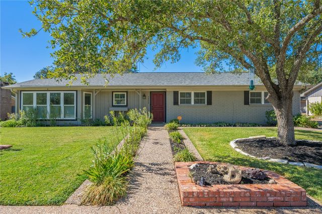 3802 Sunnybrook Lane, Bryan, TX 77802