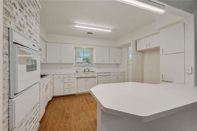 3802 Sunnybrook Lane, Bryan, TX 77802