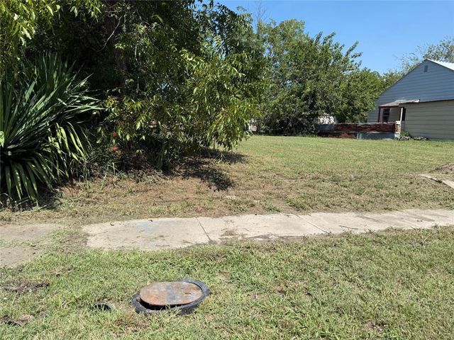 2006 Oneal Street, Greenville, TX 75401