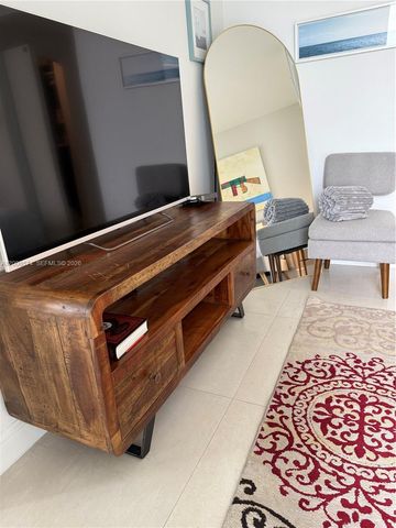 1300 Brickell Bay Dr 807, Miami, FL 33131