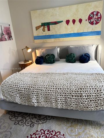 1300 Brickell Bay Dr 807, Miami, FL 33131