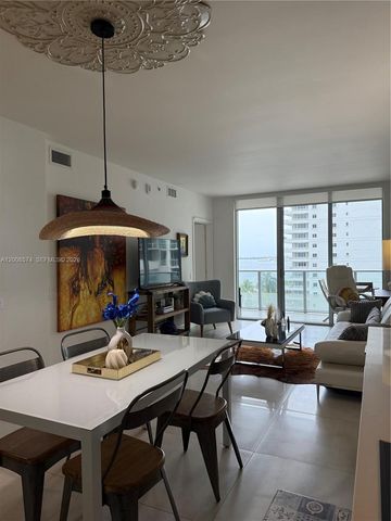 1300 Brickell Bay Dr 807, Miami, FL 33131
