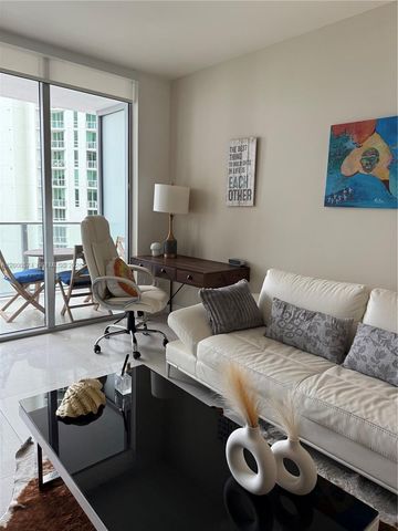 1300 Brickell Bay Dr 807, Miami, FL 33131
