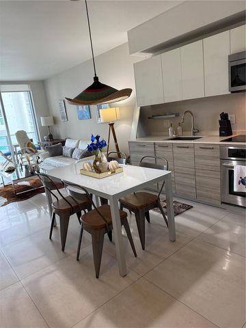 1300 Brickell Bay Dr 807, Miami, FL 33131