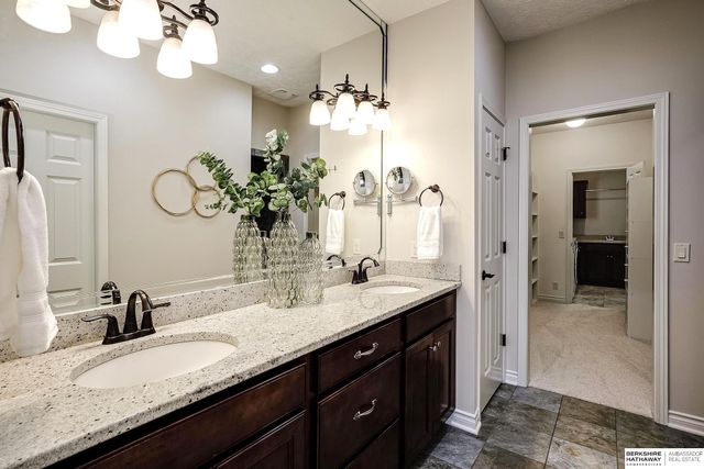 1514 S 198th Avenue, Omaha, NE 68130