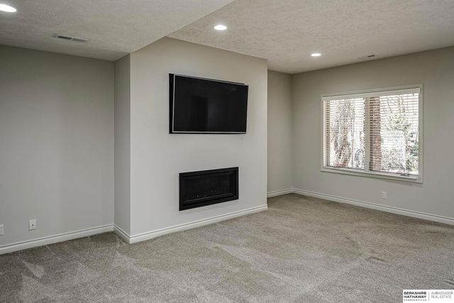 1514 S 198th Avenue, Omaha, NE 68130