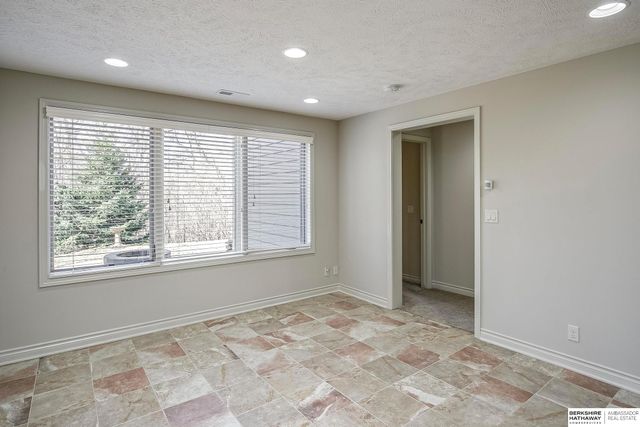 1514 S 198th Avenue, Omaha, NE 68130