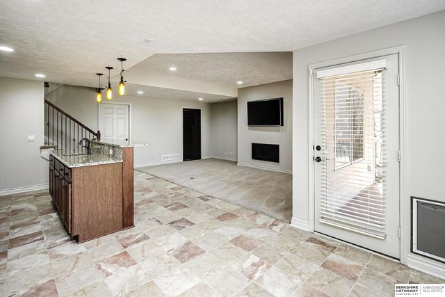 1514 S 198th Avenue, Omaha, NE 68130