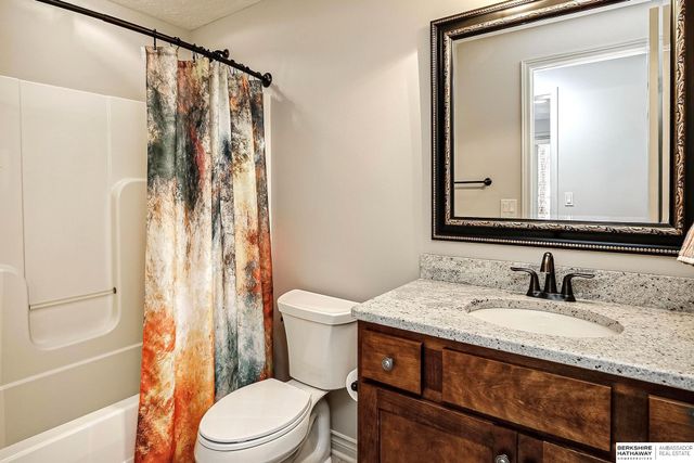 1514 S 198th Avenue, Omaha, NE 68130