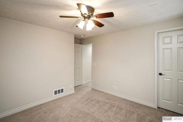 1514 S 198th Avenue, Omaha, NE 68130