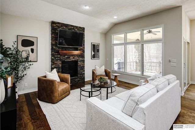 1514 S 198th Avenue, Omaha, NE 68130