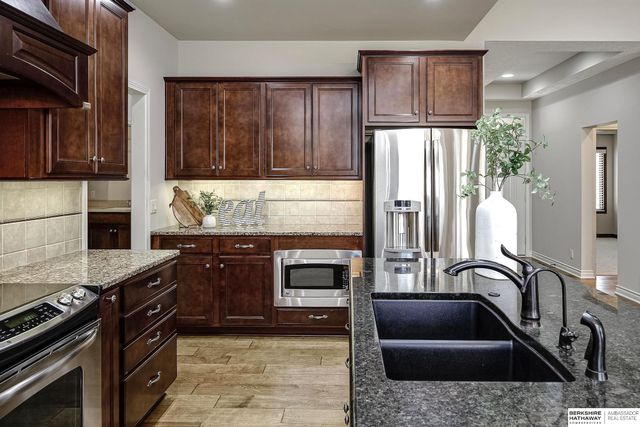 1514 S 198th Avenue, Omaha, NE 68130