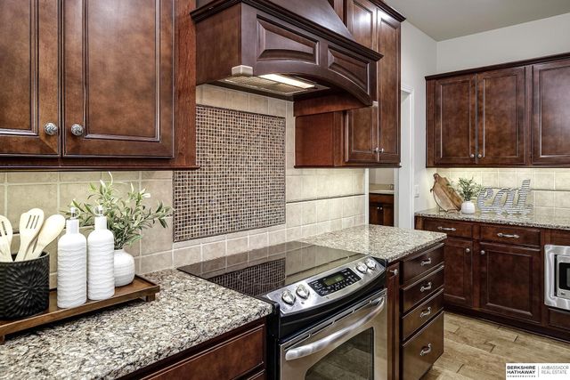 1514 S 198th Avenue, Omaha, NE 68130