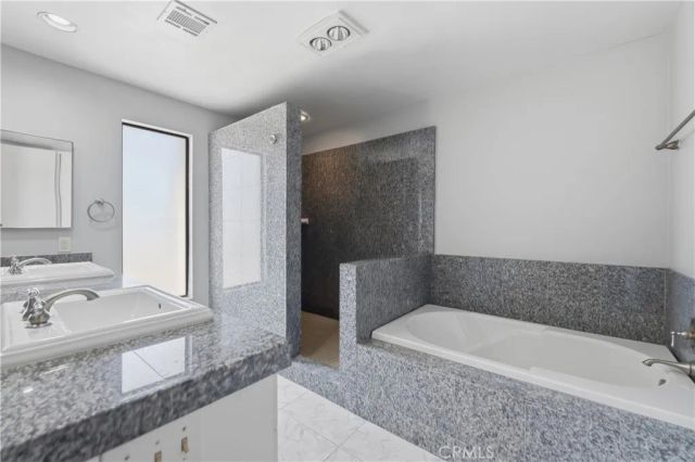 1470 E Andreas Road, Palm Springs, CA 92262
