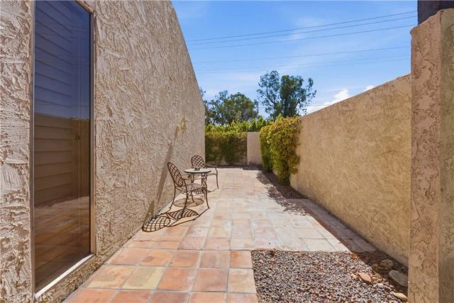 1470 E Andreas Road, Palm Springs, CA 92262