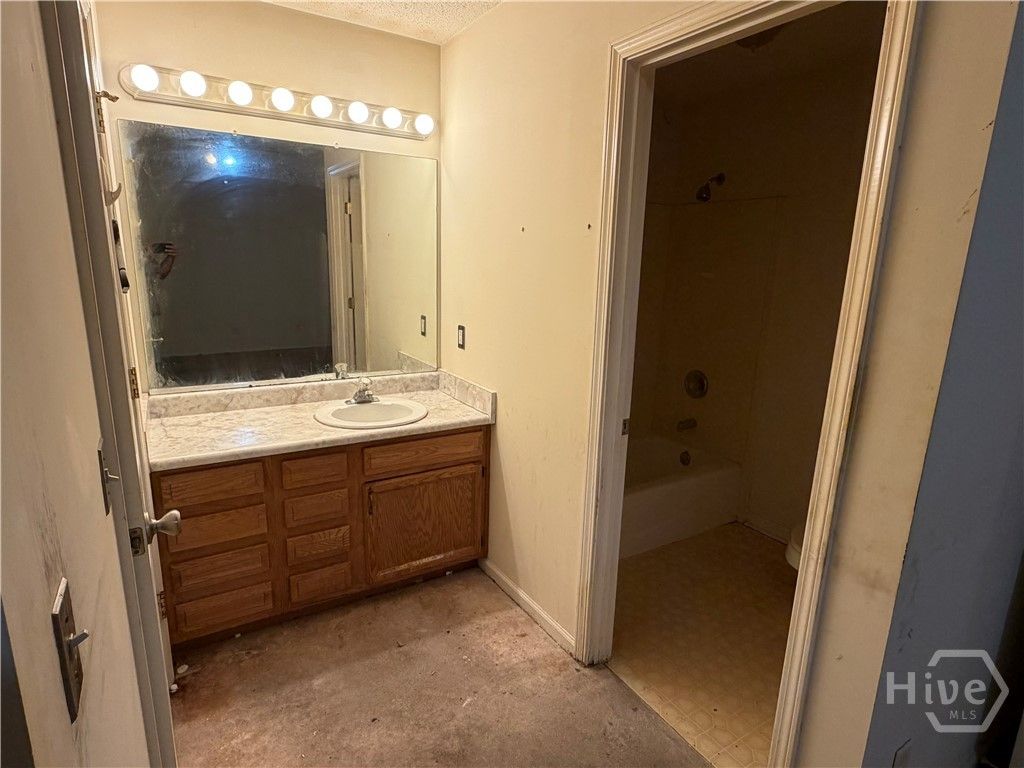 Image 12 of property listing at 126 Rose Dhu Way, Savannah, GA 31419