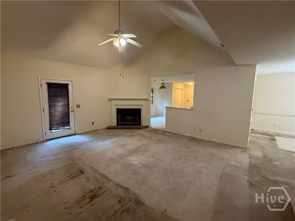Image 2 of property listing at 126 Rose Dhu Way, Savannah, GA 31419