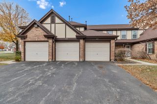 1941 Quaker Hollow Lane 1941, Streamwood, IL 60107