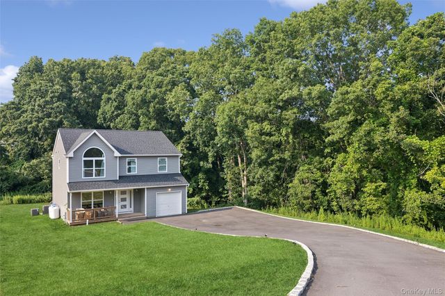 65 Ozark Street, Ronkonkoma, NY 11720