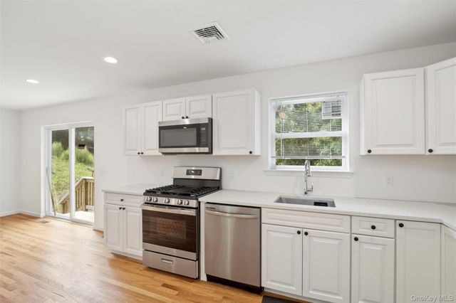 65 Ozark Street, Ronkonkoma, NY 11720