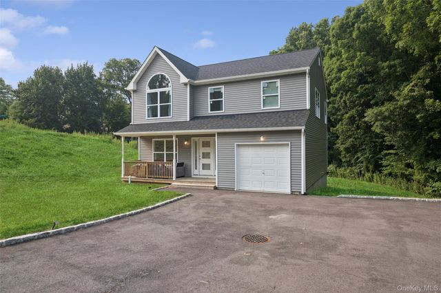 65 Ozark Street, Ronkonkoma, NY 11720