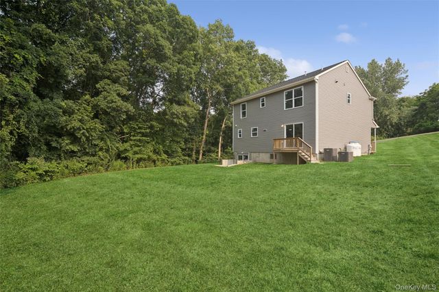 65 Ozark Street, Ronkonkoma, NY 11720