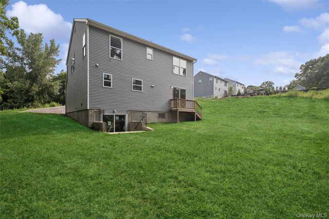 65 Ozark Street, Ronkonkoma, NY 11720