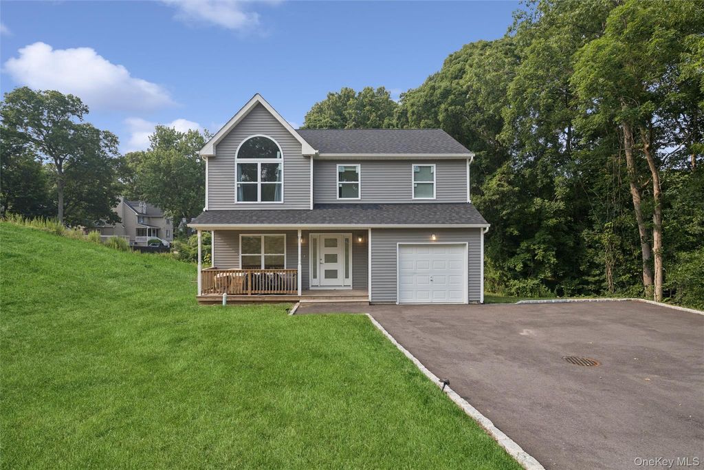 65 Ozark Street, Ronkonkoma, NY 11720