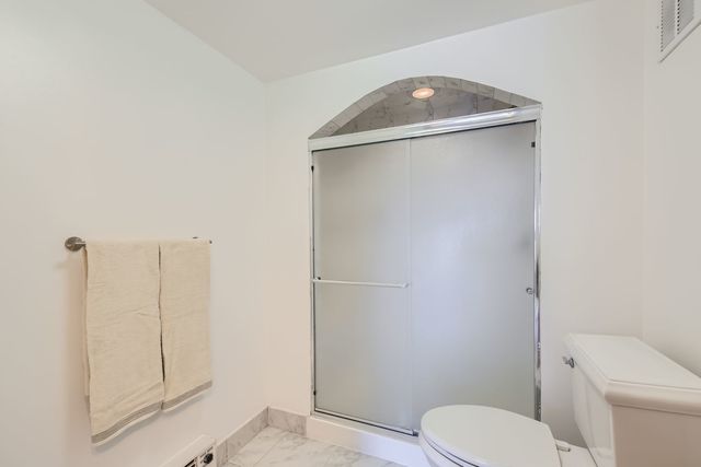 711 W Gordon Terrace 701, Chicago, IL 60613