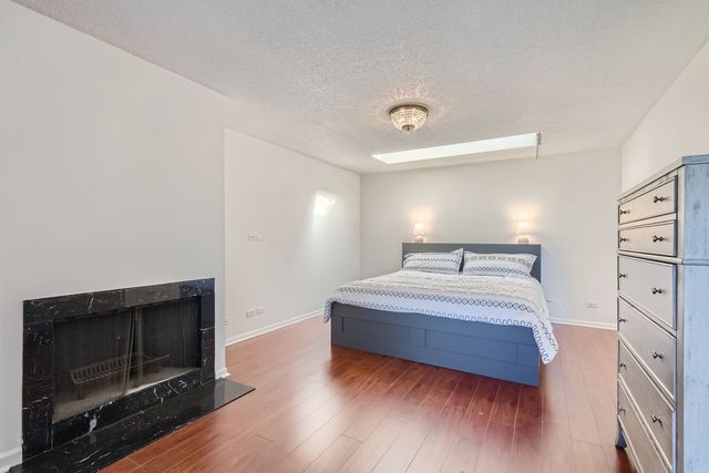 711 W Gordon Terrace 701, Chicago, IL 60613