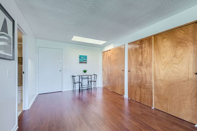 711 W Gordon Terrace 701, Chicago, IL 60613