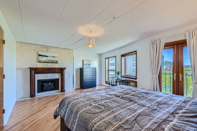 711 W Gordon Terrace 701, Chicago, IL 60613