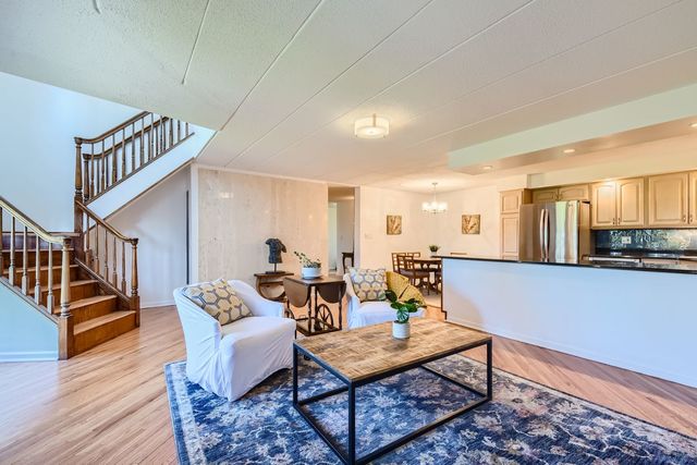 711 W Gordon Terrace 701, Chicago, IL 60613