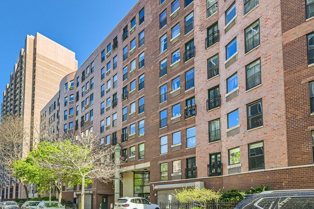 711 W Gordon Terrace 701, Chicago, IL 60613