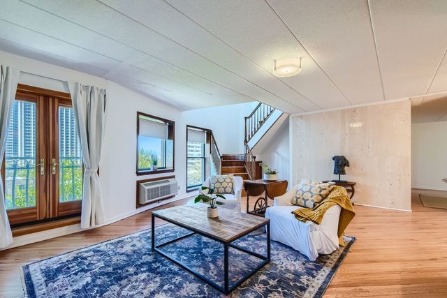 711 W Gordon Terrace 701, Chicago, IL 60613