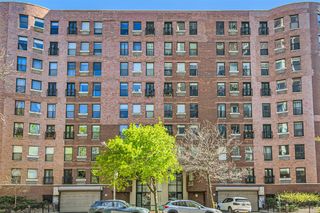 711 W Gordon Terrace 701, Chicago, IL 60613