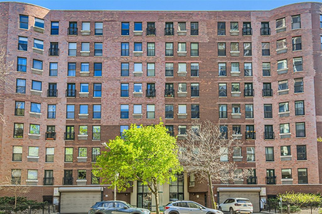 711 W Gordon Terrace 701, Chicago, IL 60613