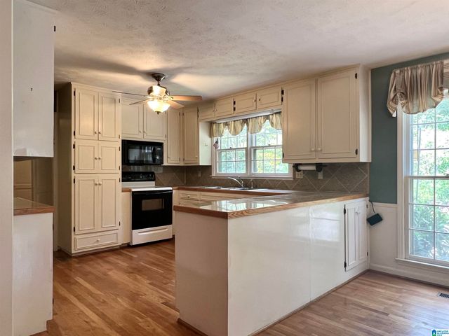 8 ROBINWOOD LANE, Anniston, AL 36207