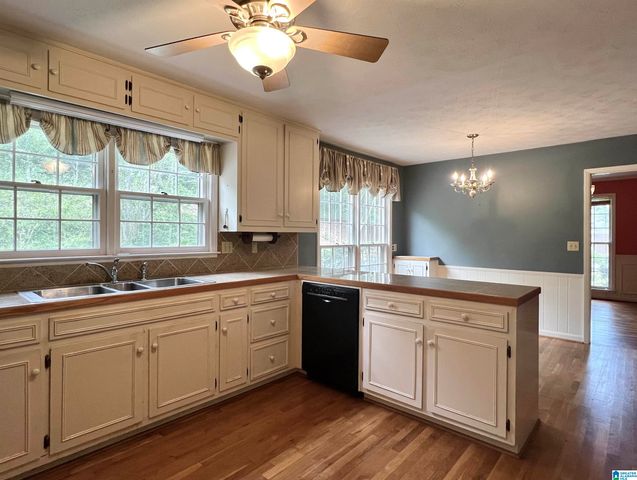 8 ROBINWOOD LANE, Anniston, AL 36207