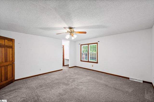 1118 Devenger Road, Greer, SC 29650