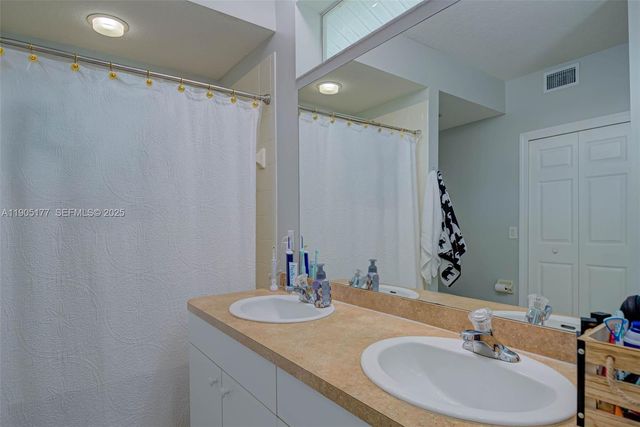 1050 Hancock Creek South Blvd 203 203, Cape Coral, FL 33909