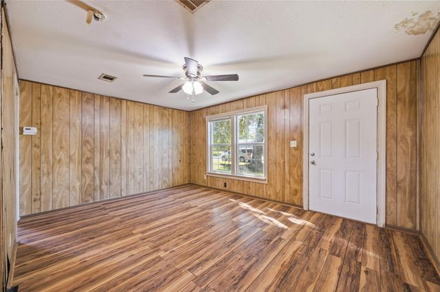 2412 28th Avenue N, Texas City, TX 77590