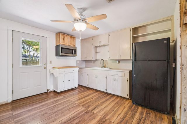 2412 28th Avenue N, Texas City, TX 77590