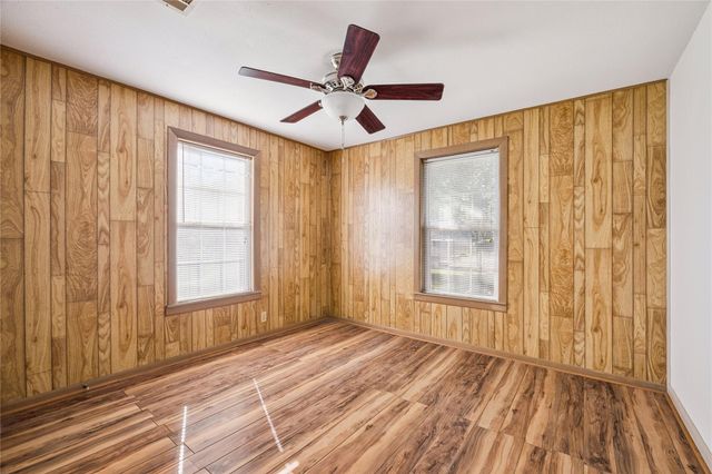 2412 28th Avenue N, Texas City, TX 77590