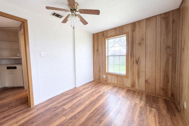 2412 28th Avenue N, Texas City, TX 77590