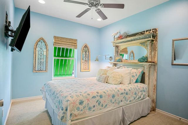 122 Ocean View Drive, Crystal Beach, TX 77650